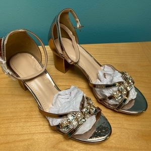 * NWT* Avon Gold Bling Block Heel Sandal